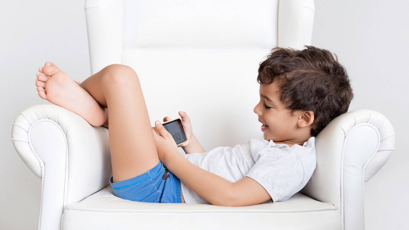 Psychiatrists warn parents about kids’ mobile addiction