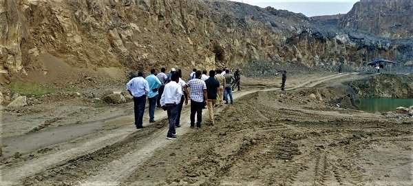ED spots illegal mining hotbed in Sahibganj; Dahu Yadav shifts ED officials along with the district officials at a stone mining site during inspection on Wednesday.