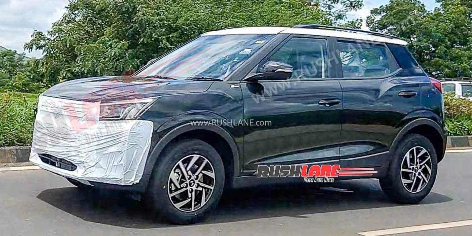 2023 Mahindra XUV300 Facelift Spied Revealing Design Updates 2023 Mahindra XUV300 Facelift Spied 3
