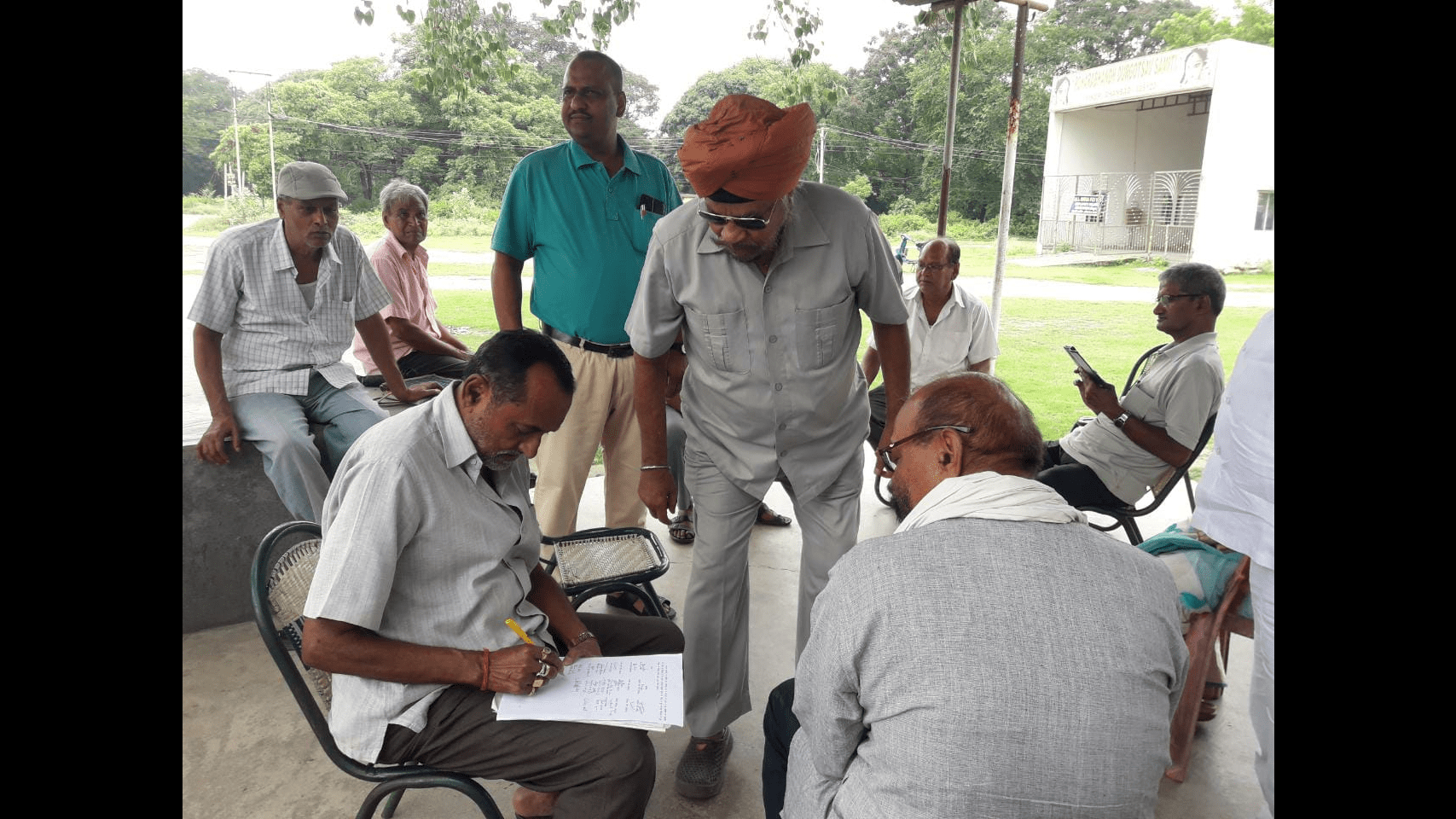 Dhanbad: Senior citizens write to President, PM for continuation of railway concession