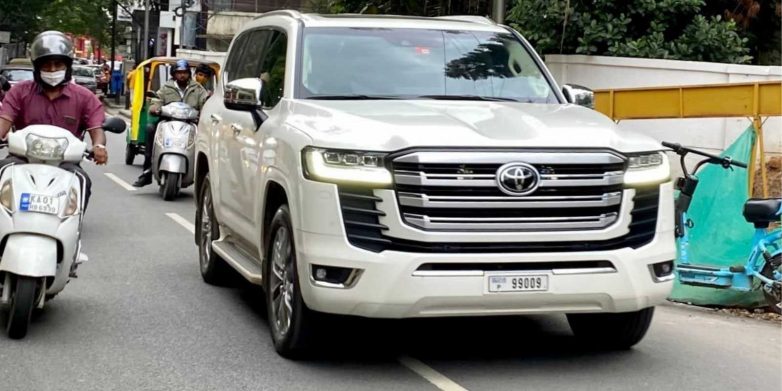 toyota land cruiser 300 india spied