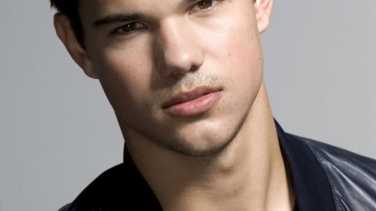 Taylor Lautner Biography: Age, Height, Birthday, Family, Net Worth