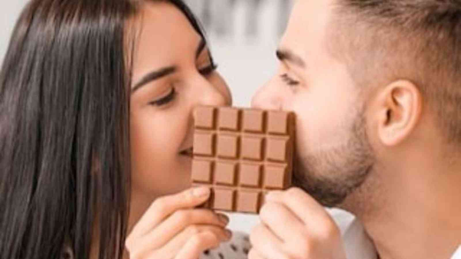 Chocolate Day Wishes for Wife: Chocolate Text Messages