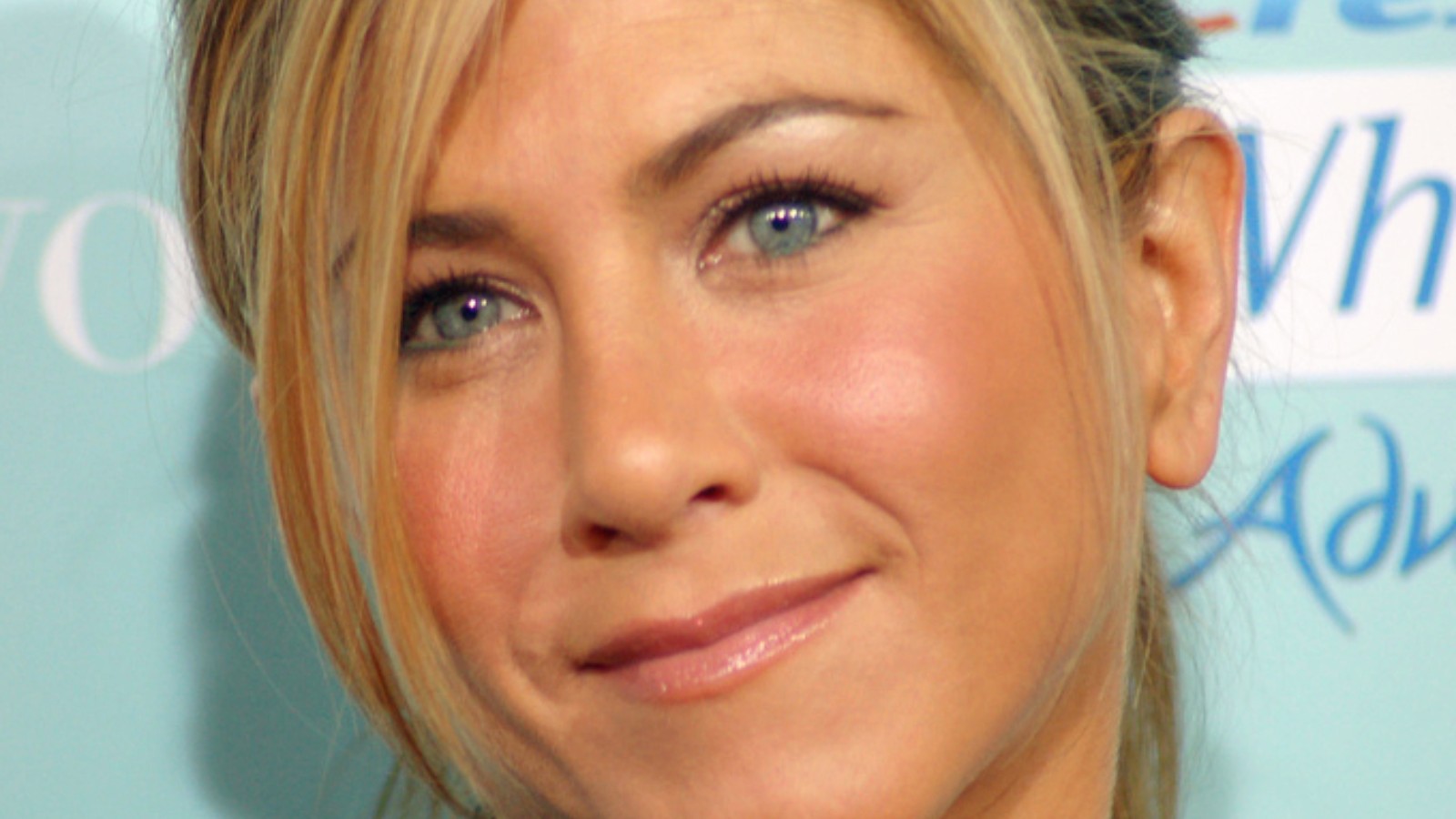 Jennifer Aniston Biography Age, Height, Birthday, Family, Net Worth