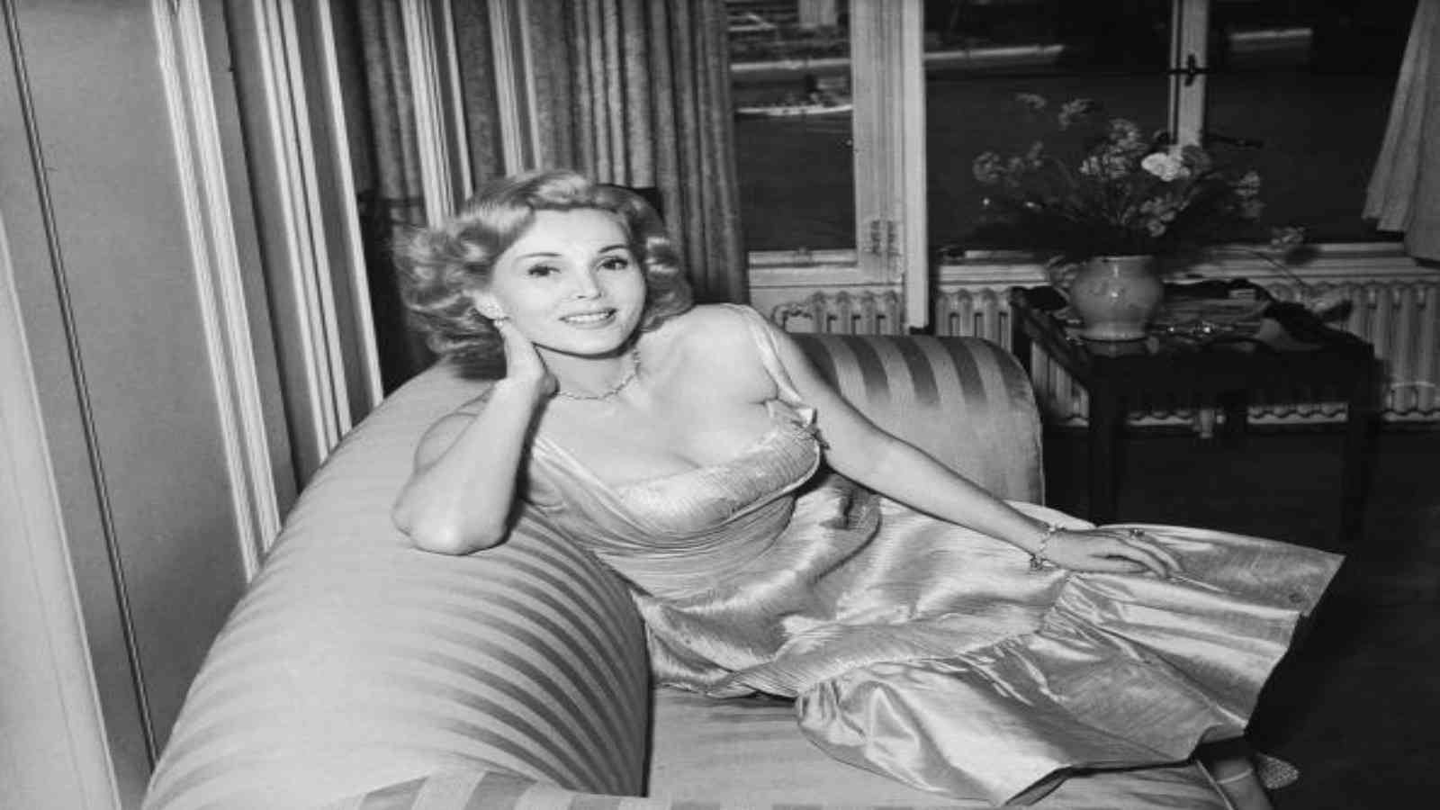 Zsa Zsa Gabor (1) Zsa Zsa Gabor