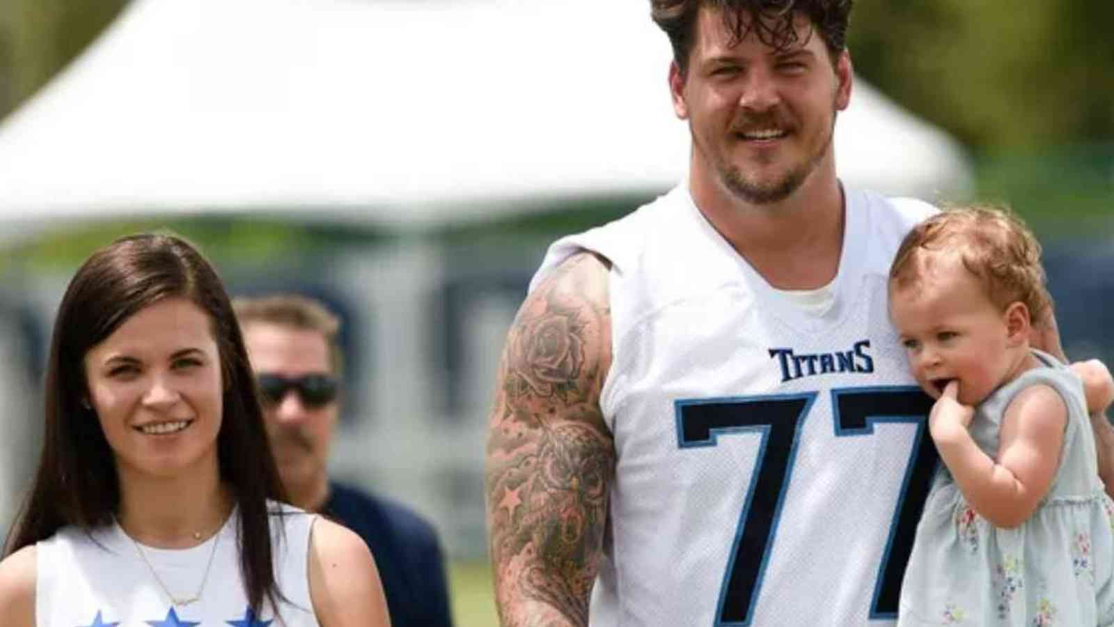Is Taylor Lewan gay? Who is the wife of Taylor Lewan?
