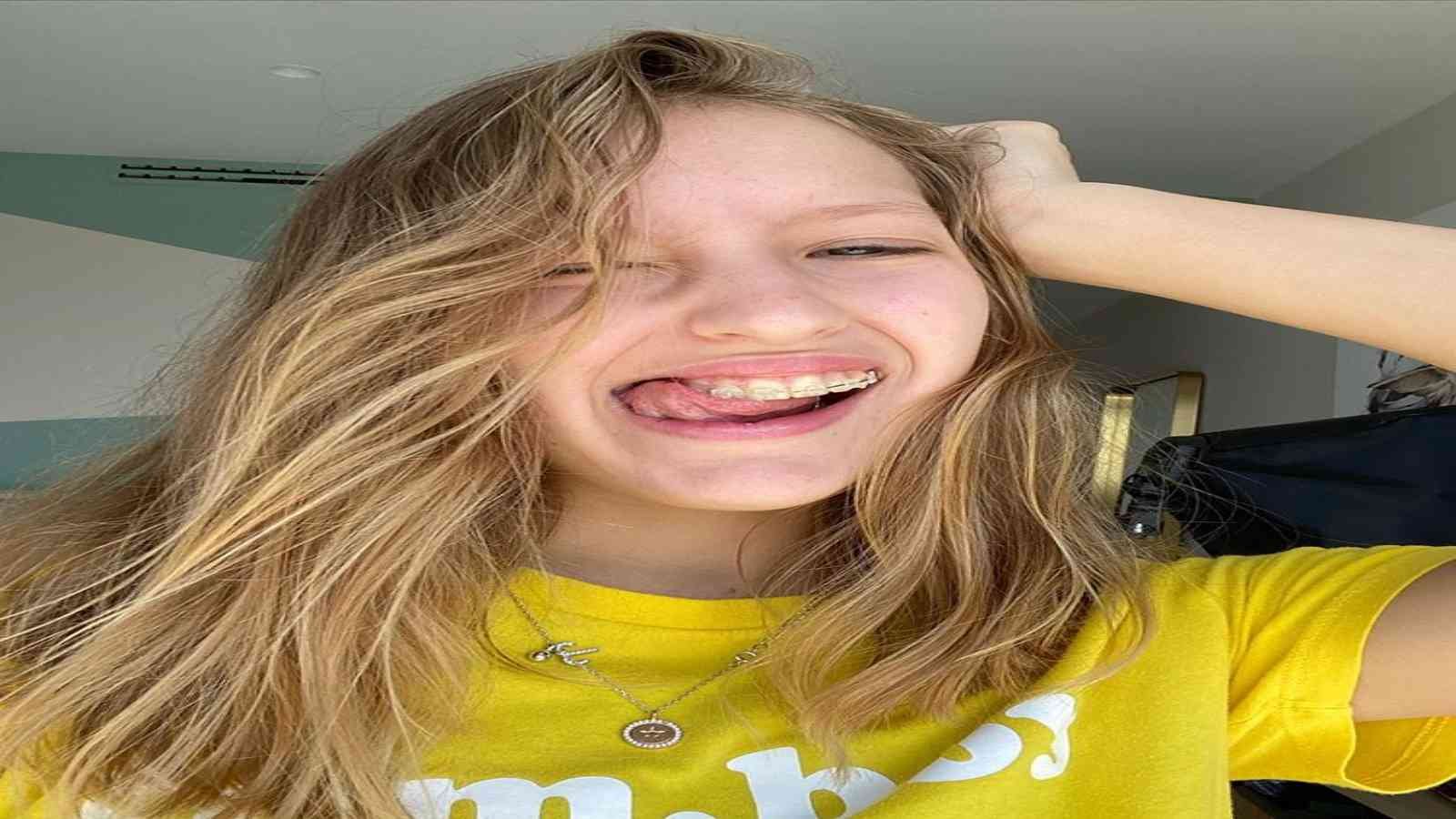 KarinaOMG KarinaOMG Biography: Age, Height, Birthday, Family, Net Worth
