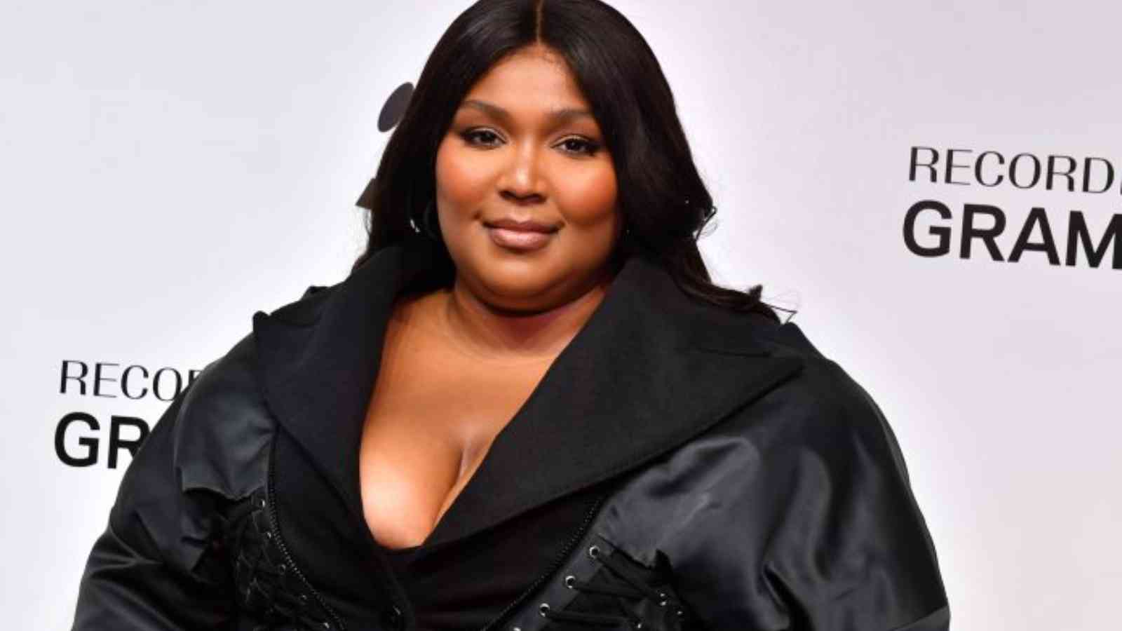 Lizzo Biography: Age, Height, Birthday, Family, Net Worth