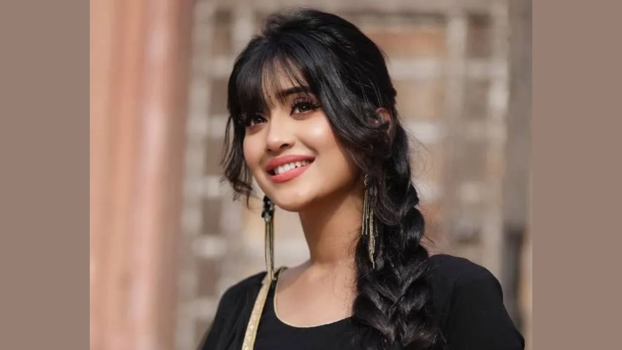 Shivangi Joshi Biography Age, Birthday, Early Life, Education, Career
