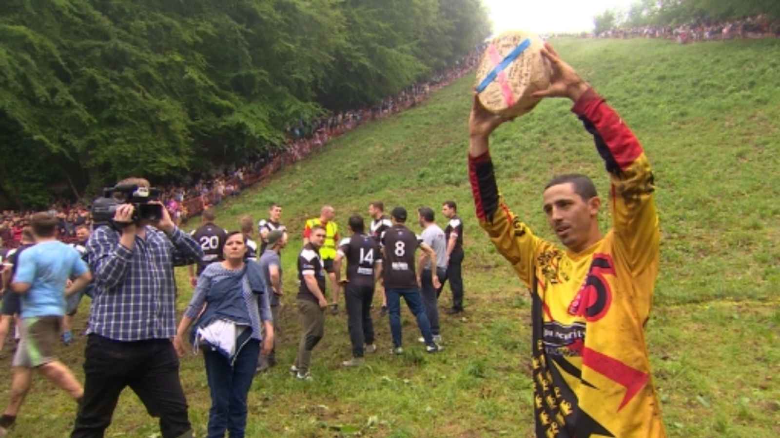 Gloucestershire Cheese Rolling 2023: Date, History, Facts, Activities