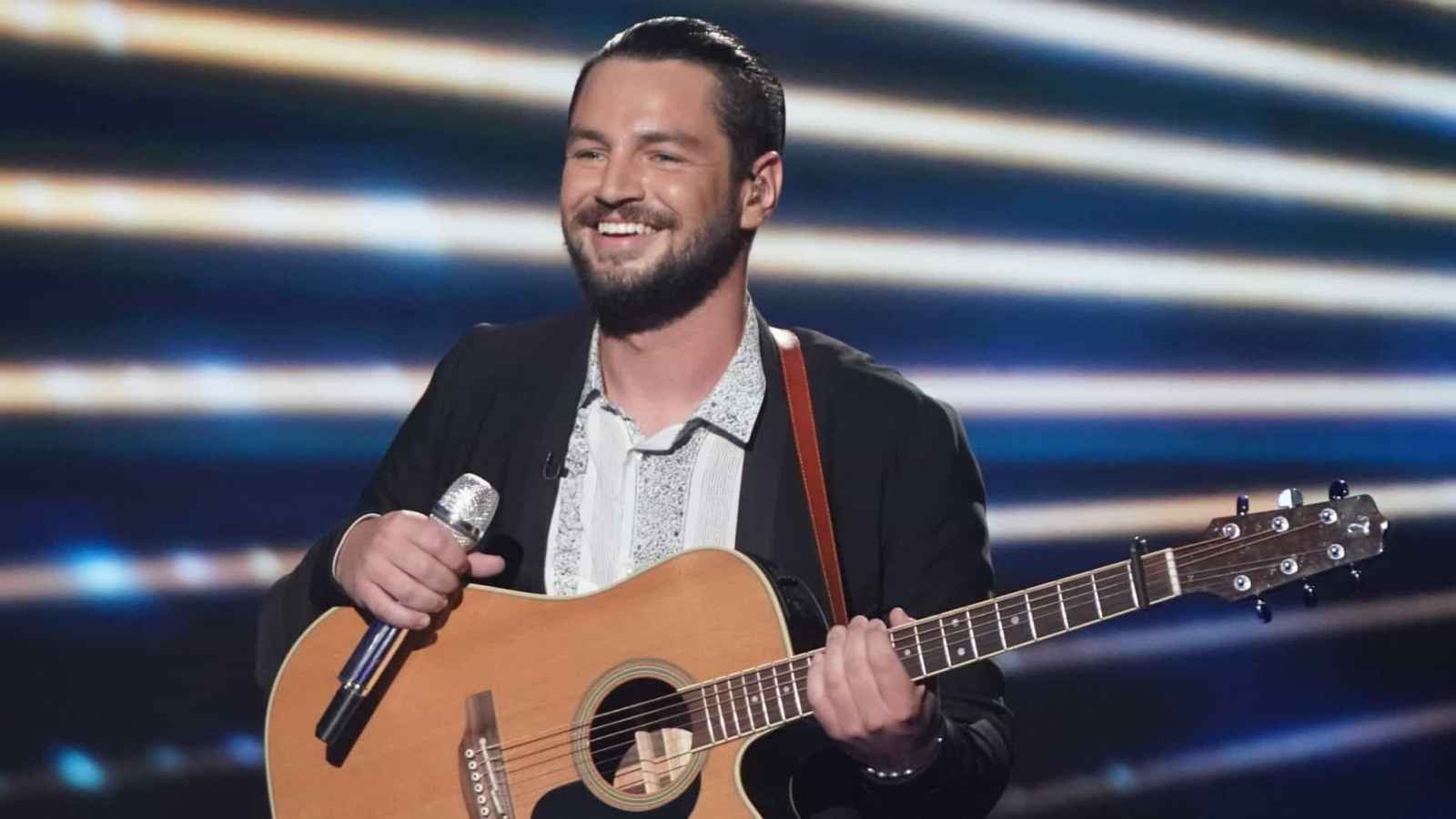 Chayce Beckham Biography Chayce Beckham Biography: Age, Height, Birthday, Family, Net Worth