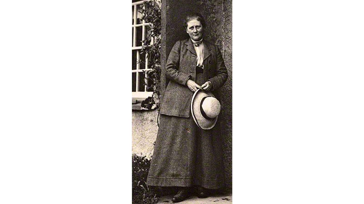 Beatrix Potter Biography Age, Height, Birthday, Family, Net Worth