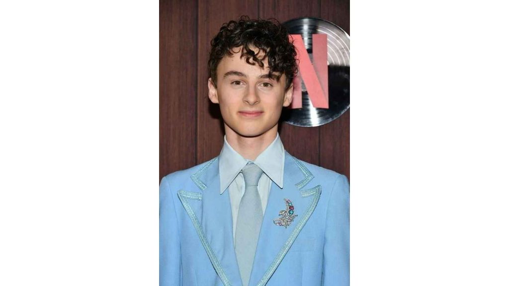 Wyatt Oleff Biography: Age, Height, Birthday, Family, Net Worth