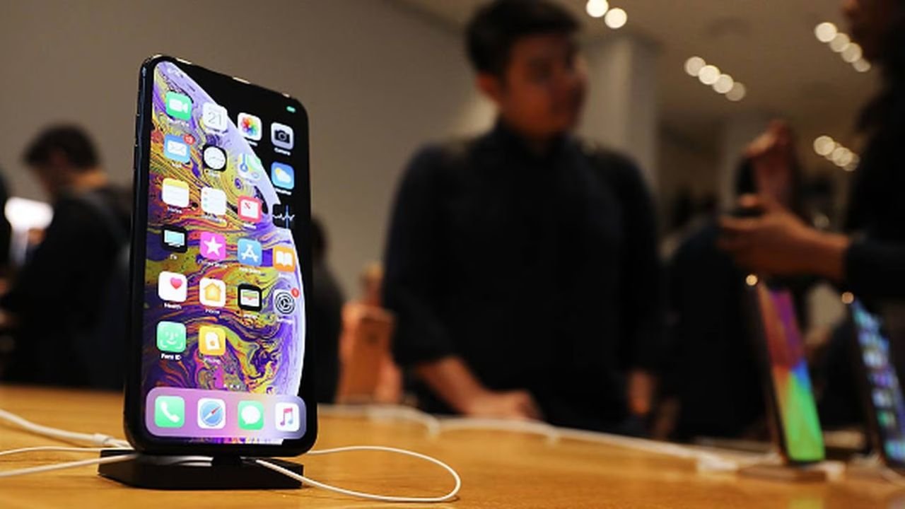 Apple Customers Set to Get Cashback Up to $90 In Batterygate Settlement Apple Customers Set to Get Cashback Up to $90 In Batterygate Settlement