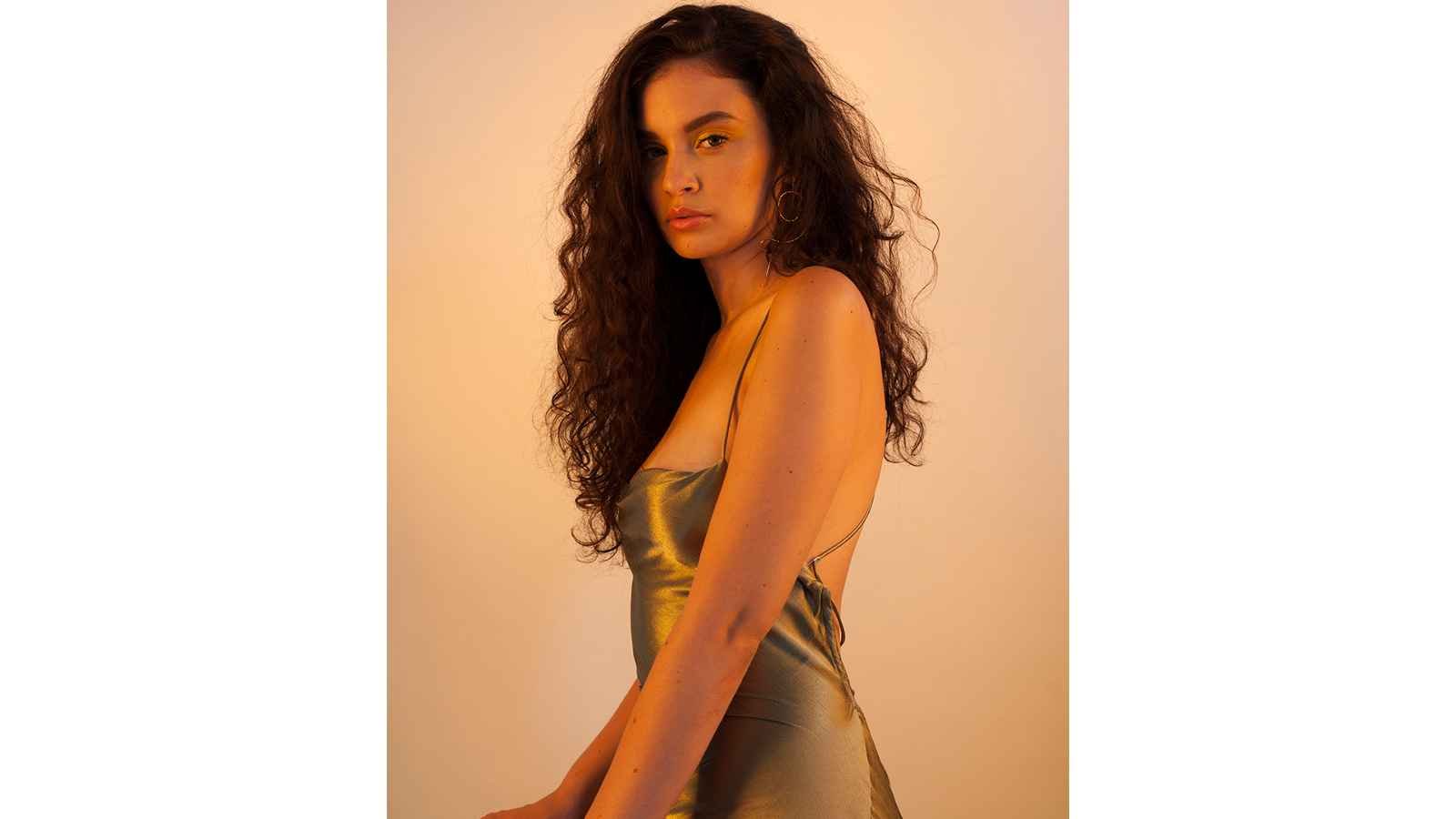 Sabrina Claudio Biography Sabrina Claudio Biography: Age, Height, Birthday, Family, Net Worth