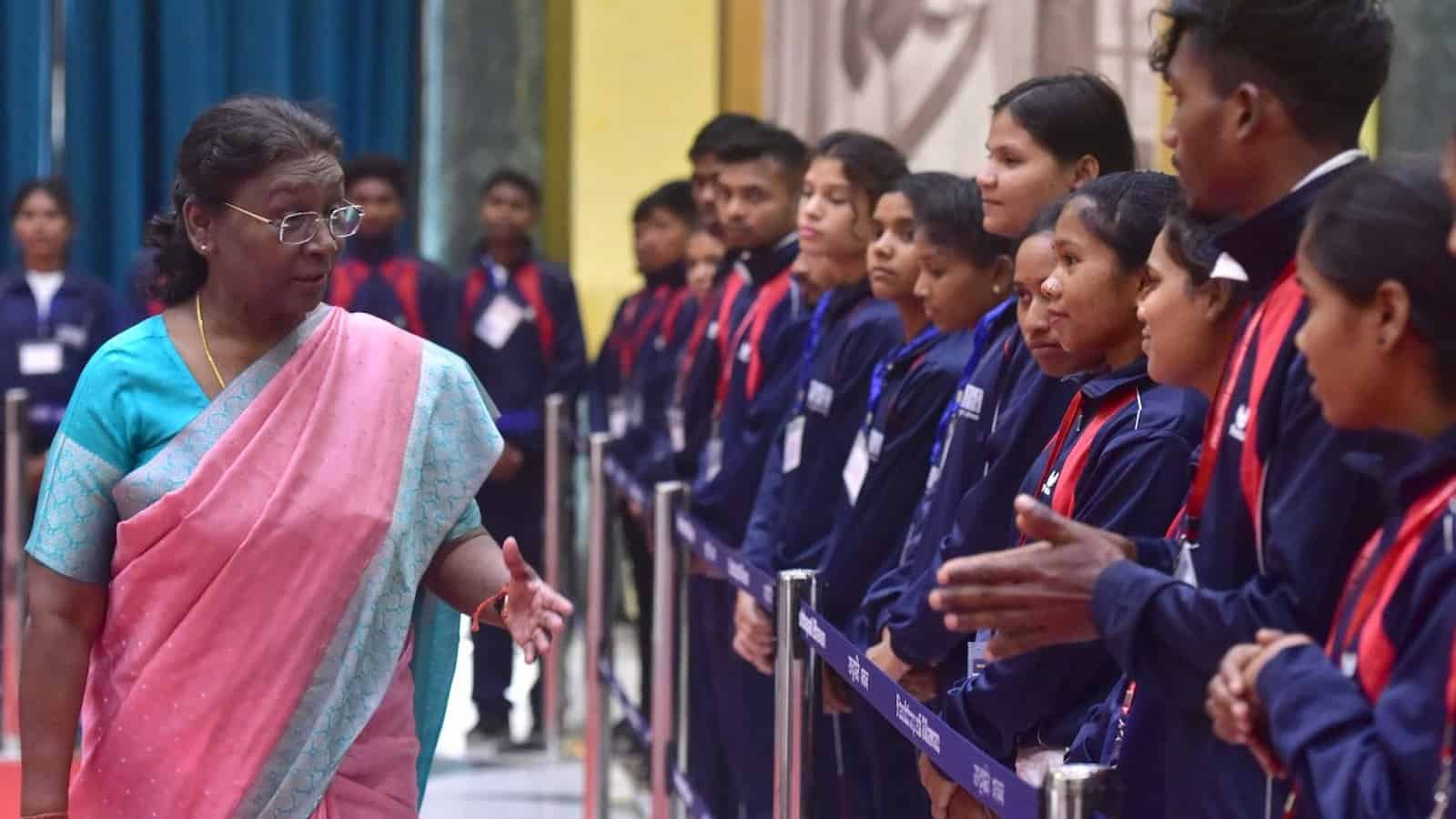 Youth Delegation Attending Tribal Youth Exchange Programme Youth Delegation Attending Tribal Youth Exchange Programme (TYEP) Call On President