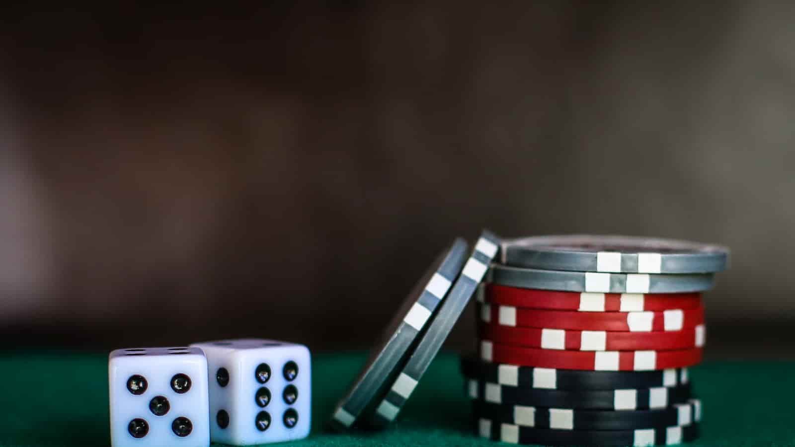 white dice State Lines and Legal Lines