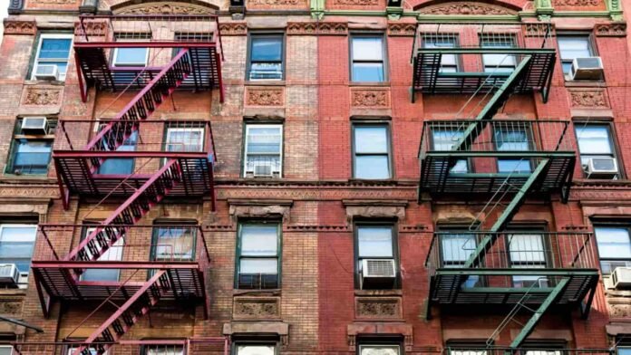 Inside the $1,200 Microstudio in NYC with No Kitchen or Bathroom Microstudio in NYC