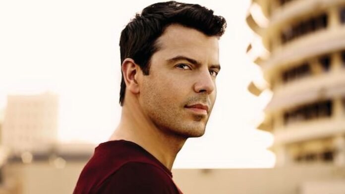 Jordan Knight Biography Jordan Knight Biography, Jordan Knight career, Jordan Knight solo career, Jordan Knight wife